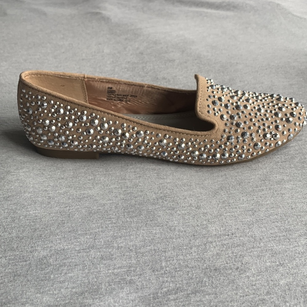 Women’s Flats Shoes - Picture 2 of 5